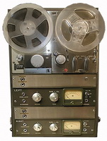 AKAI M-7